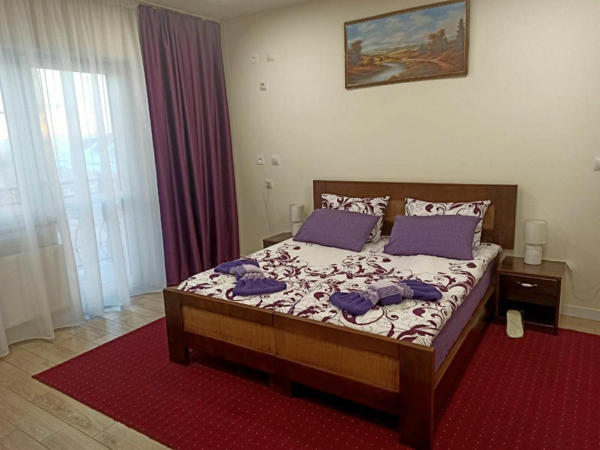 Palace Umanʼ Esterno foto